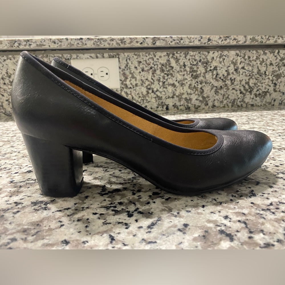 Naturalizer Naomi Black Block heel pumps size 8 wide New never worn